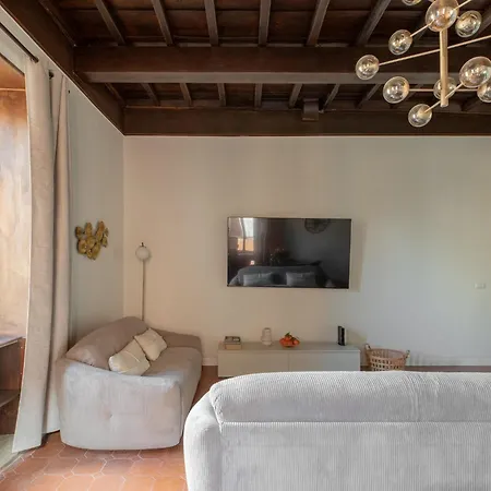Iflat Trastevere Life With Beauty, Elegance &